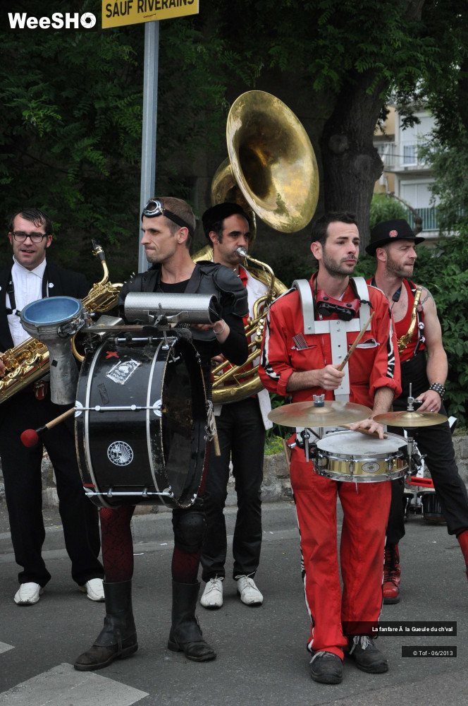20/56 photos du spectacle La fanfare à la Gueule du ch'val